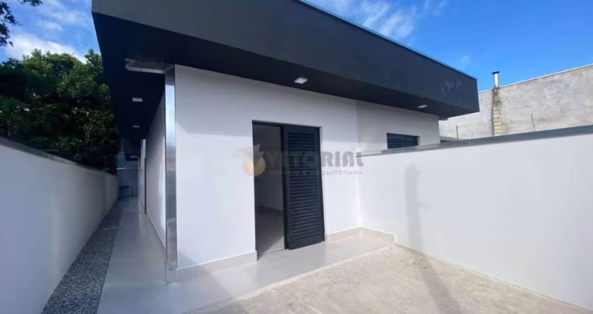 Casa à venda em Caraguatatuba, Massaguaçu, com 2 quartos, 75m²