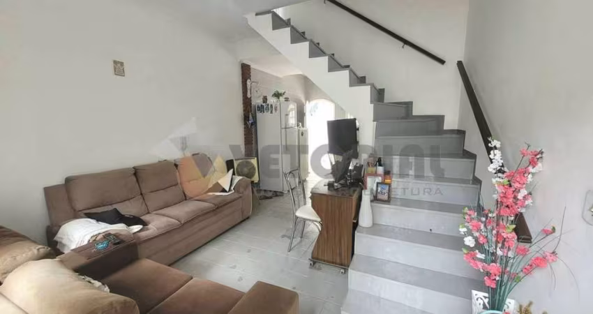 Sobrado à venda em Caraguatatuba, Prainha, com 2 quartos, 69m²