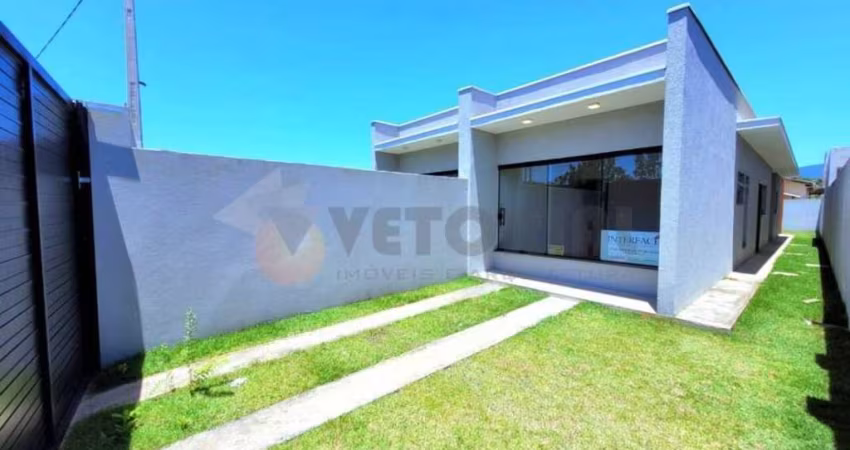 Casa à venda em Caraguatatuba, Balneário dos Golfinhos, com 2 quartos, 73m²