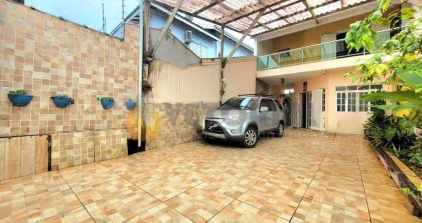Sobrado à venda em Caraguatatuba, Massaguaçu, com 5 quartos, 180m²
