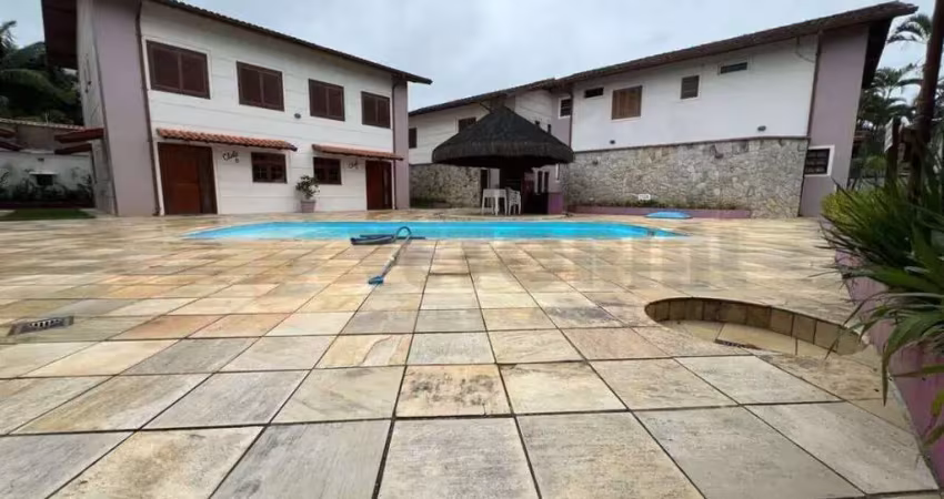 Sobrado em condomínio à venda, com 2 quartos, 107m²