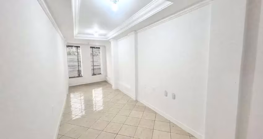 Ampla sala | av dos estados | piso superios | 3 banheiros | cozinha | anual | balneário camboríu