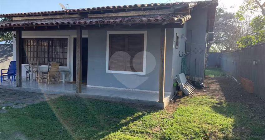 Casa com 3 quartos à venda em Manguinhos - RJ