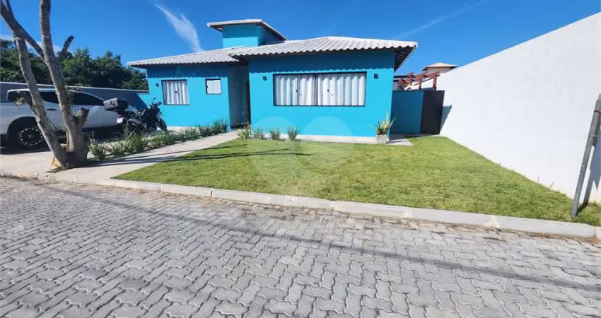 Condomínio com 3 quartos à venda em Caravelas - RJ
