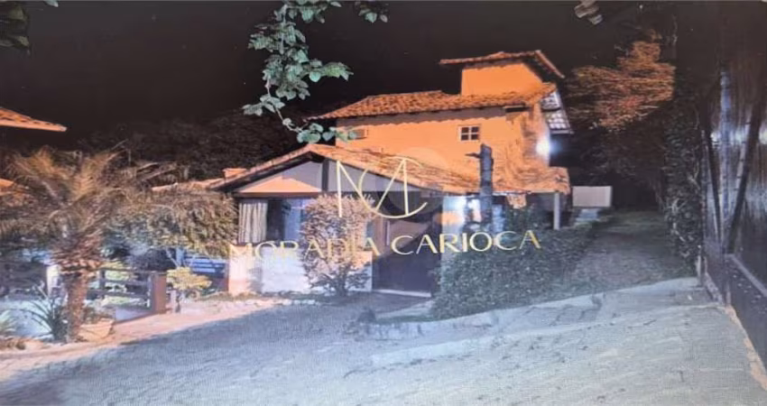 Casa com 7 quartos à venda em Ferradura - RJ