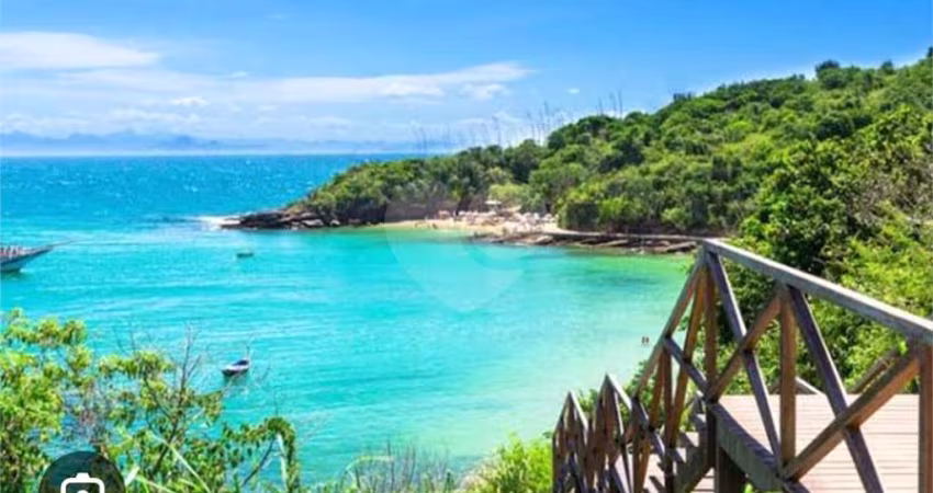 Área de Terra com 8 quartos à venda em Manguinhos - RJ