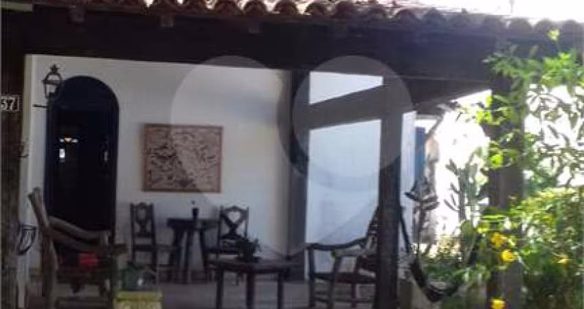Casa com 6 quartos à venda em Jardim Arco Íris - RJ