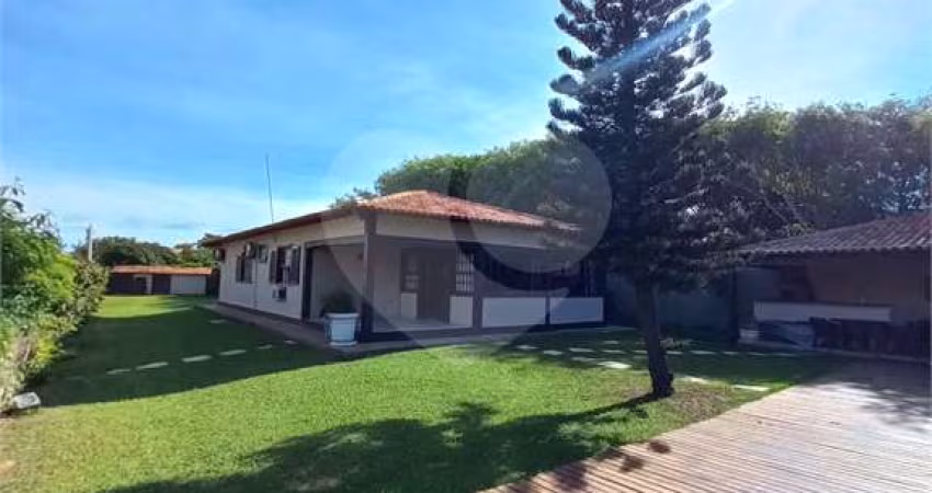 Casa com 4 quartos à venda em Manguinhos - RJ