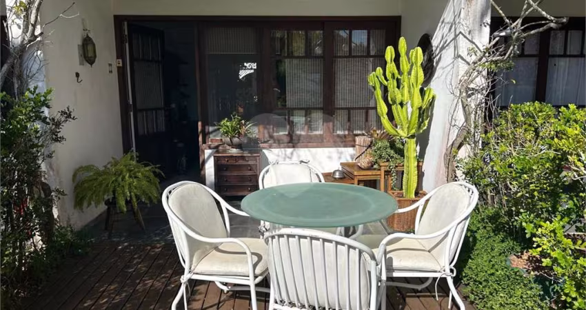 Condomínio com 2 quartos para locação em Marina - RJ