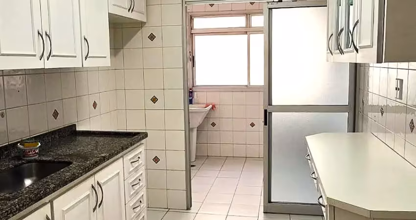Ótimo apartamento com 89m2 de área útil, 03 dormitórios, sendo 01 suíte, sala ampla, varanda, andar alto, vista livre, 02 vagas de garagem, estado impecável de conservação.