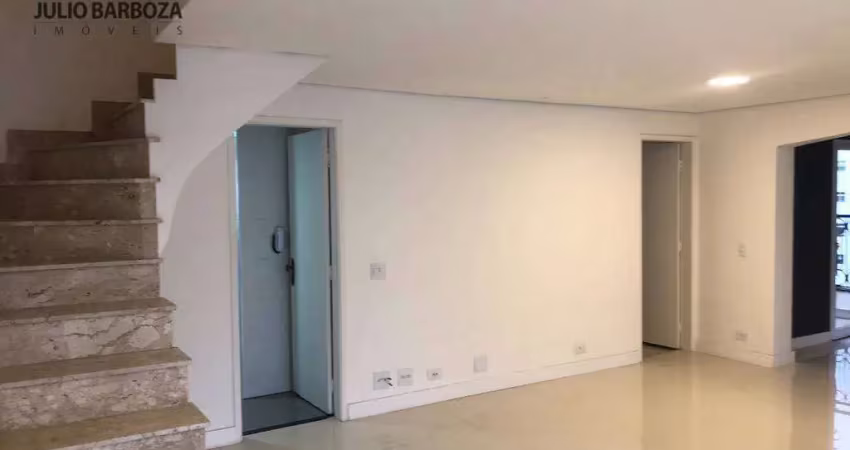 Cobertura com 3 dormitórios, sendo 1 suite, 260m², 2 vagas de garagem