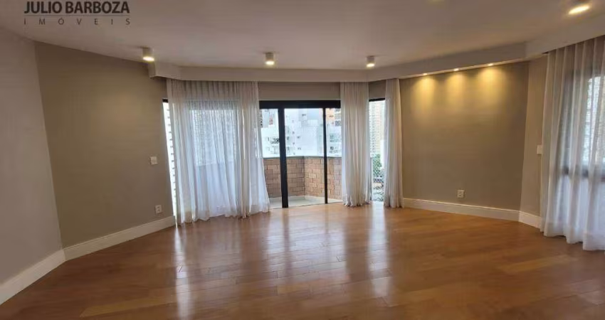 Apartamento totalmente modernizado com 3 suítes, 2 vagas de garagem
