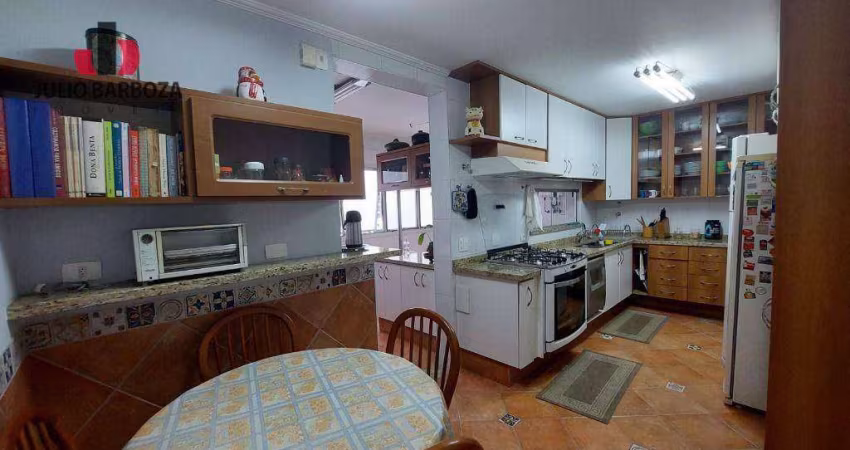Apartamento com 4 dormitórios, sendo 1 suíte, 164m², e 2 vagas de garagem