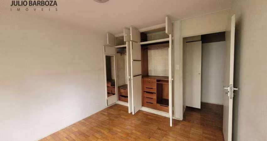 Apartamento com com dormitórios, dependência de serviço, e  1 vaga de garagem