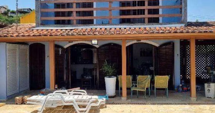 Sobrado com 4 dormitórios à venda, 270 m² por R$ 1.150.000,00 - P Cruz - São Sebastião/SP