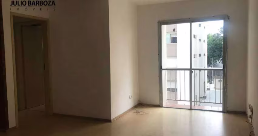 Apartamento reformado em Moema Pássaros, 70m², 2 dormitórios, 2 banheiros, sacada, e 1 vaga de garagem