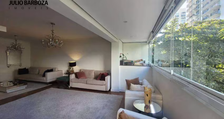 Apartamento em moema, 150m², totalmente reformado, com 3 suítes, 2 vagas de garagem