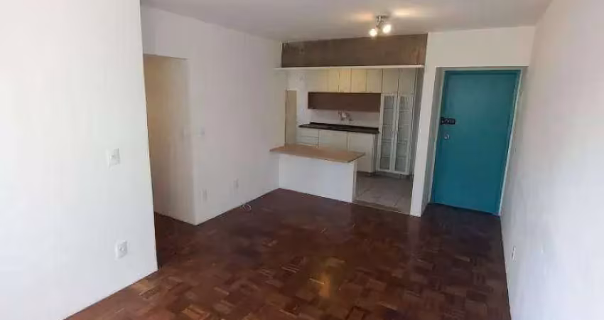 Moema  2:dorm,um suíte, escritório  , cozinha americana ,uma vaga livre ,piscina, quadra poliesportiva, a 10 minutos parque ibirapuera e metrô sp