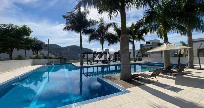 Casa 3 Quartos com 1 Suíte - Condomínio Fechado