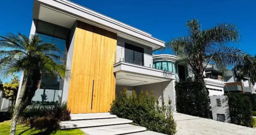 Casa com piscina e 3 quartos e suítes na pedra branca
