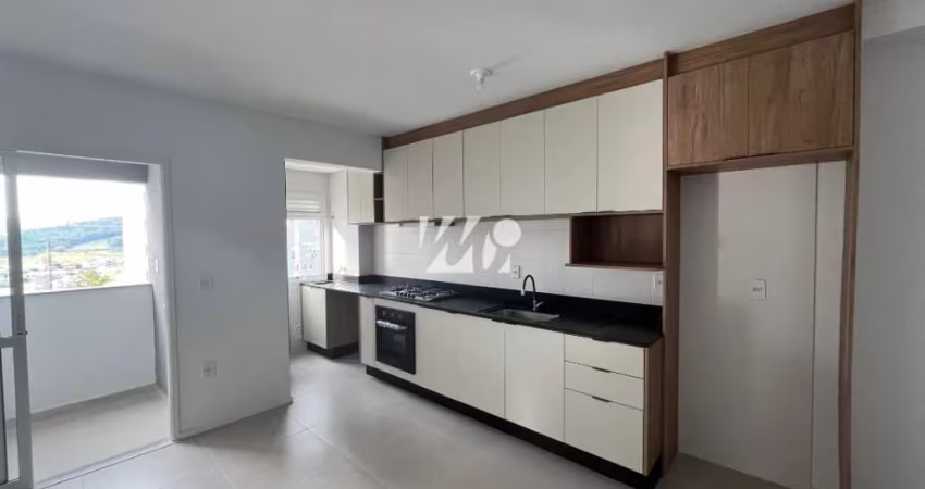 Apartamento de 2 dormitórios semi-mobiliado na Pedra Branca