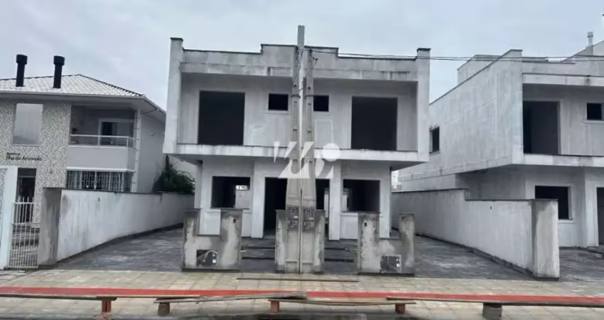 Sobrado Geminado com 3 quartos 1 suíte - Nova Palhoça