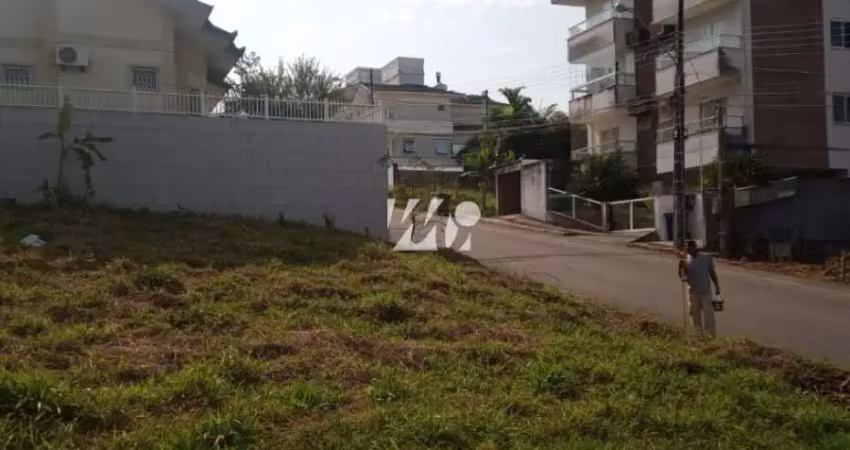 Terreno 360m² com ótima localização no bairro - pedra branca