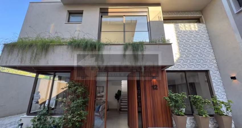 Sobrado com 4 dormitórios à venda, 260 m² por R$ 2.850.000,00 - Juquehy - São Sebastião/SP