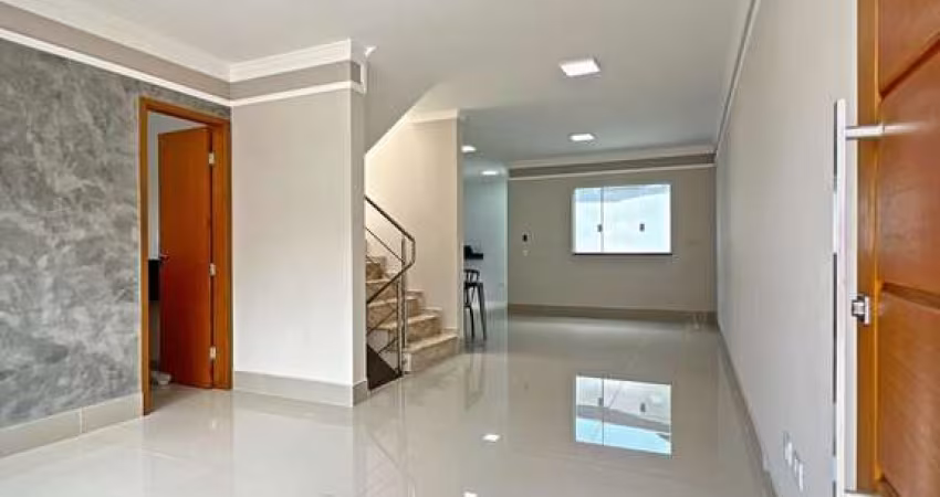 Sobrado de 3 Suítes, 130m², 5 Banheiros e Espaço Gourmet no Parque Vitória 