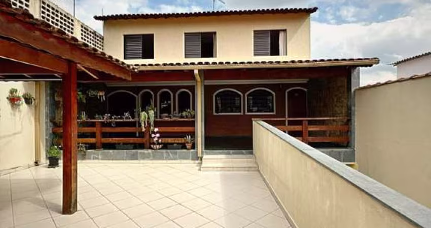 Duas casas no mesmo terreno na Parada Inglesa com 10 vagas e espaço gourmet