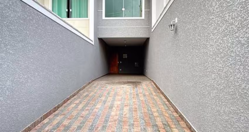 Sobrado com 3 dormitórios, 1 suíte e 3 vagas de garagem