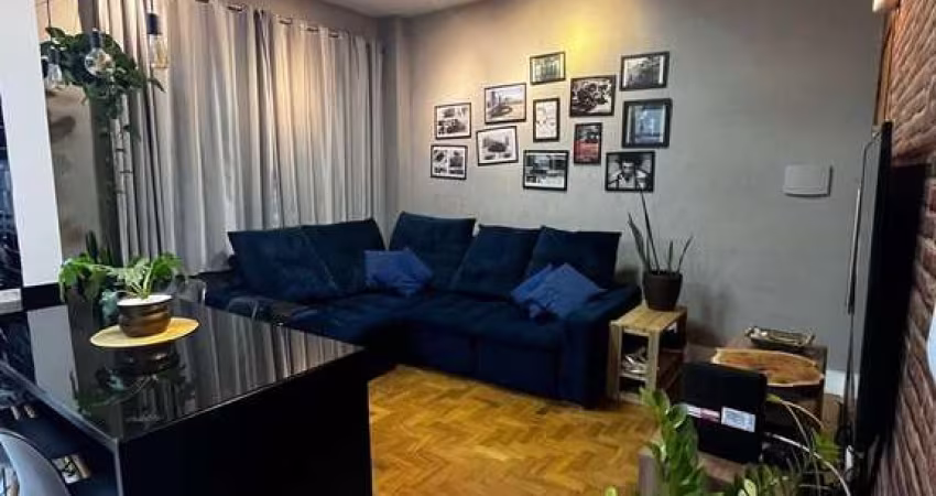 Apartamento reformado com 2 quartos e 1 vaga na Catumbi – Oportunidade!