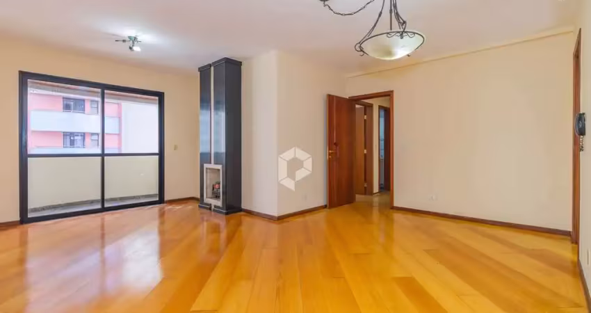 Apartamento com 3 quartos para alugar na Rua Saint Hilaire, 122, Água Verde, Curitiba