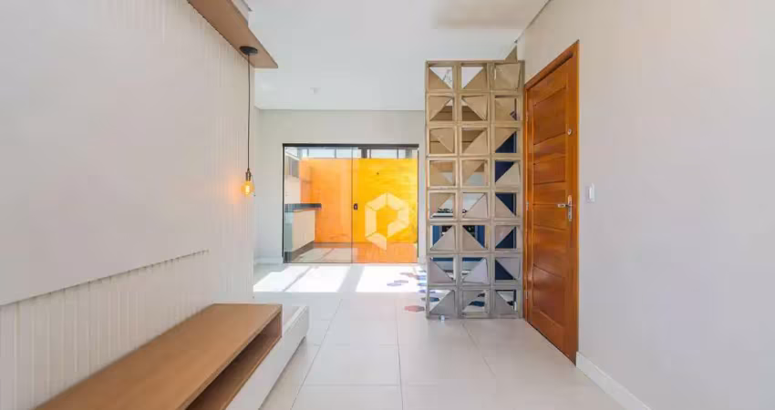 Casa com 3 quartos para alugar na Rua Valdomiro Silveira, 485, Boa Vista, Curitiba