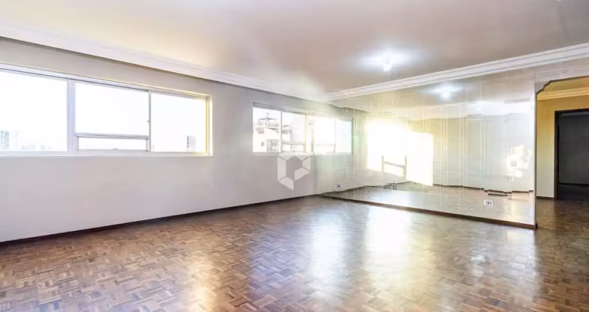 Apartamento com 3 quartos para alugar na Avenida Visconde de Guarapuava, 4415, Batel, Curitiba
