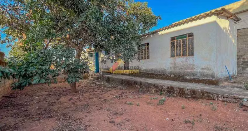 Casa à venda, 2 quartos, 3 vagas, Belvedere - Divinópolis/MG