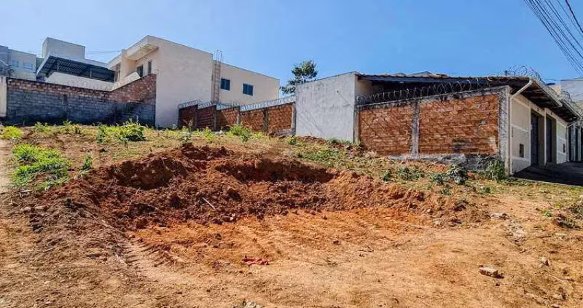 Terreno à venda no Padre Eustáquio, Divinópolis 