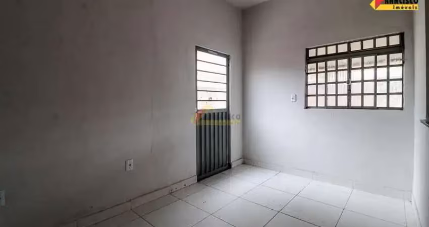 Casa à venda, 5 quartos, 2 vagas, Santa Rosa - Divinópolis/MG