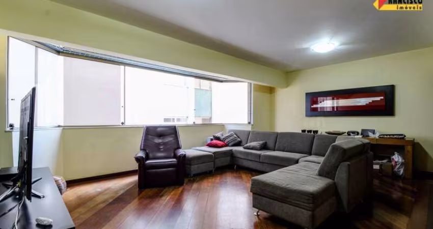 Apartamento à venda, 3 quartos, 1 suíte, 2 vagas, Centro - Divinópolis/MG