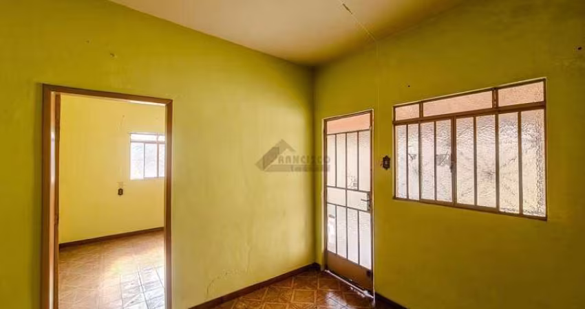 Casa à venda, 2 quartos, São Luís - Divinópolis/MG