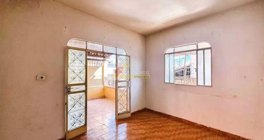 Casa à venda, 3 quartos, 5 vagas, São Luís - Divinópolis/MG