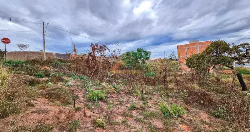 Terreno à venda no Residencial Lagoa Park, Divinópolis 