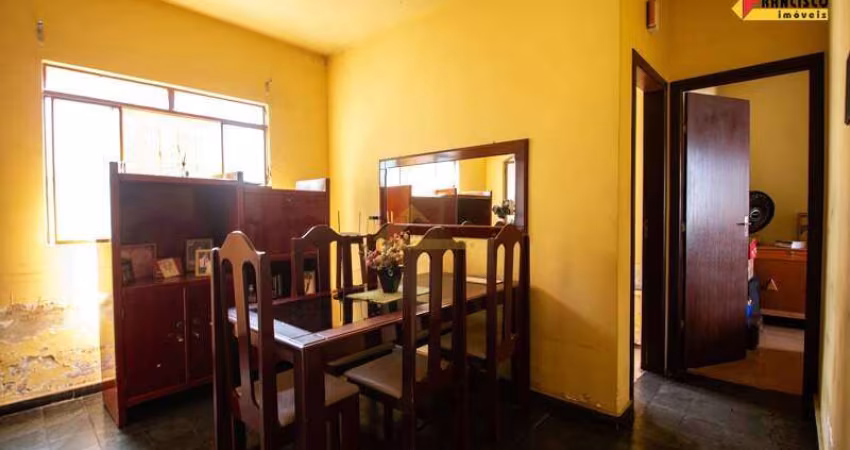 Casa à venda, 2 quartos, 1 vaga, Ipiranga - Divinópolis/MG