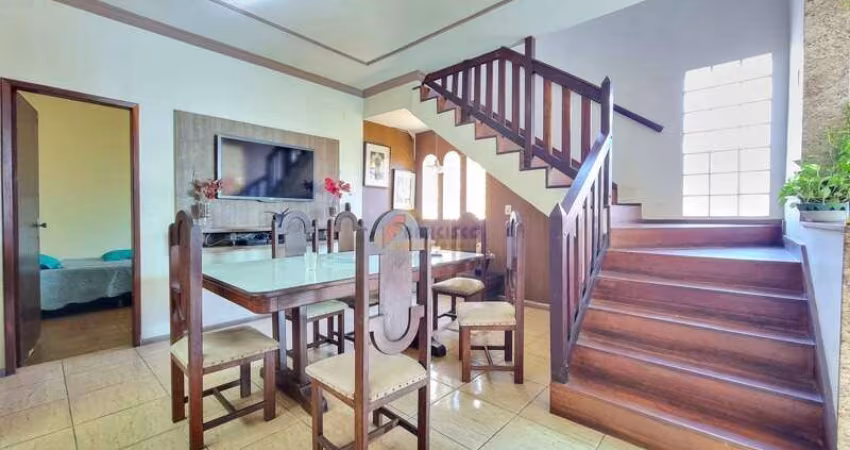 Casa à venda, 4 quartos, 1 suíte, 2 vagas, Ipiranga - Divinópolis/MG
