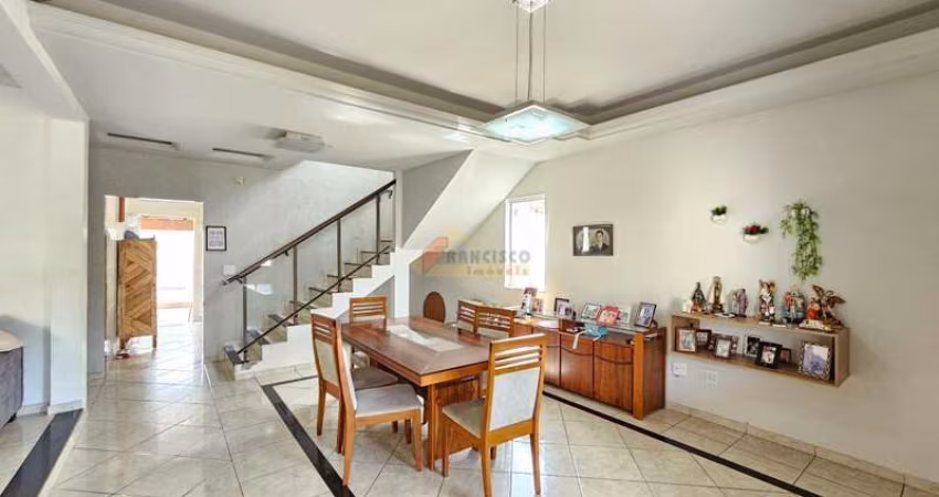 Casa à venda, 4 quartos, 1 suíte, 4 vagas, São José - Divinópolis/MG
