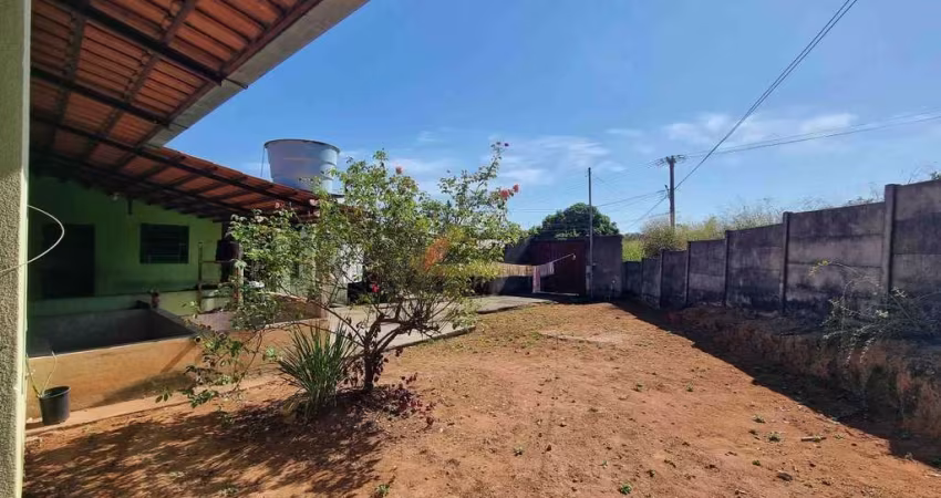 Casa à venda, 2 quartos, 1 vaga, Maria Helena - Divinópolis/MG