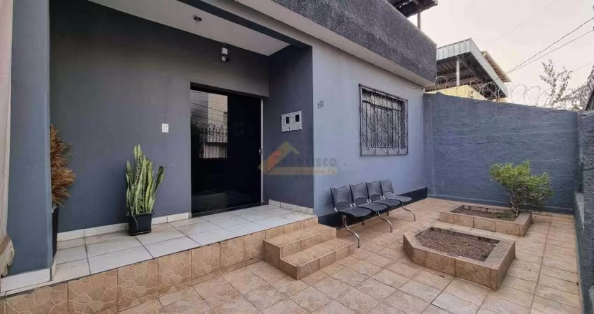 Casa Comercial à venda, 3 quartos, 2 vagas, Vila Cruzeiro - Divinópolis/MG