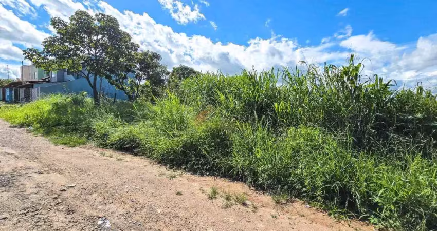 Terreno à venda no Jardim Candidés, Divinópolis 