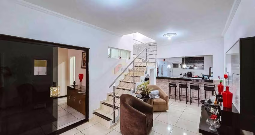Casa à venda, 3 quartos, 1 suíte, 3 vagas, Vila Cruzeiro - Divinópolis/MG