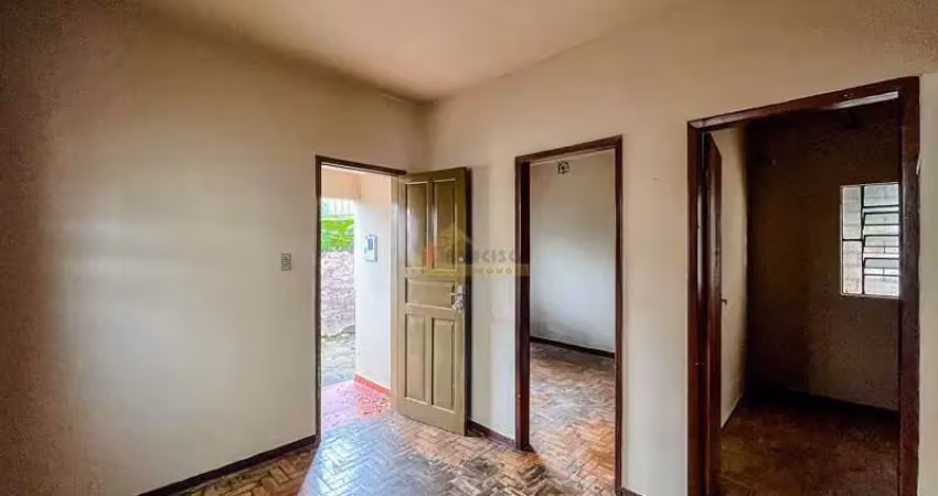 Casa à venda, 2 quartos, 1 vaga, Centro - Divinópolis/MG